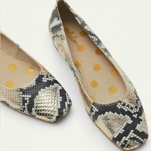 BODEN Olive Ballerinas Pale Gold Snake Sz 41/9.5Leather Flats Square Toe Slip On